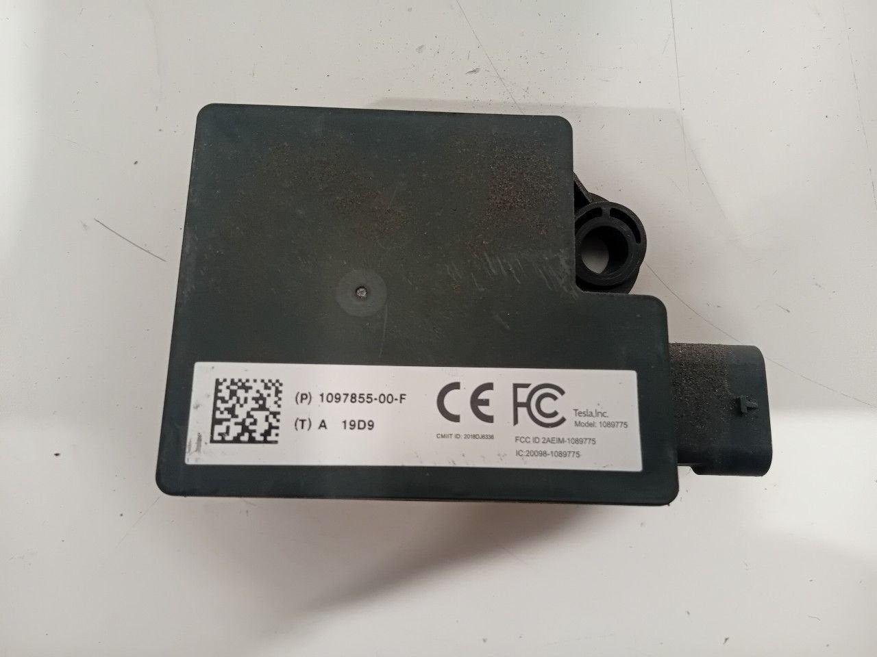 Computer park distance control Tesla Model 3, Onderdelen@venauto.nl, Van der Ven Autorecycling B.V., Ettenseweg 76, 4706 PB Roosendaal, The Netherlands