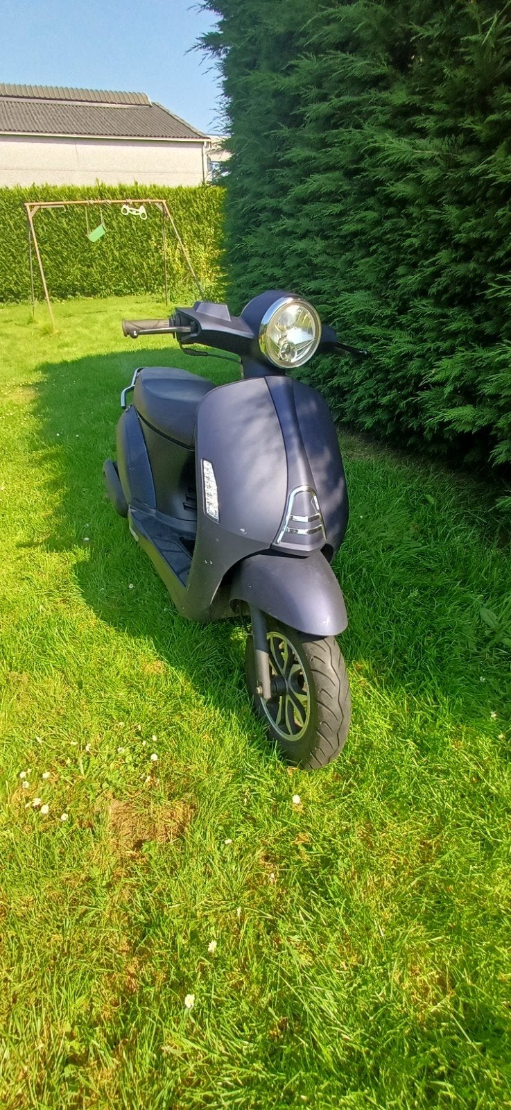 Trottinette soignée avec un démarrage rapide, qui fonctionne, Enlèvement