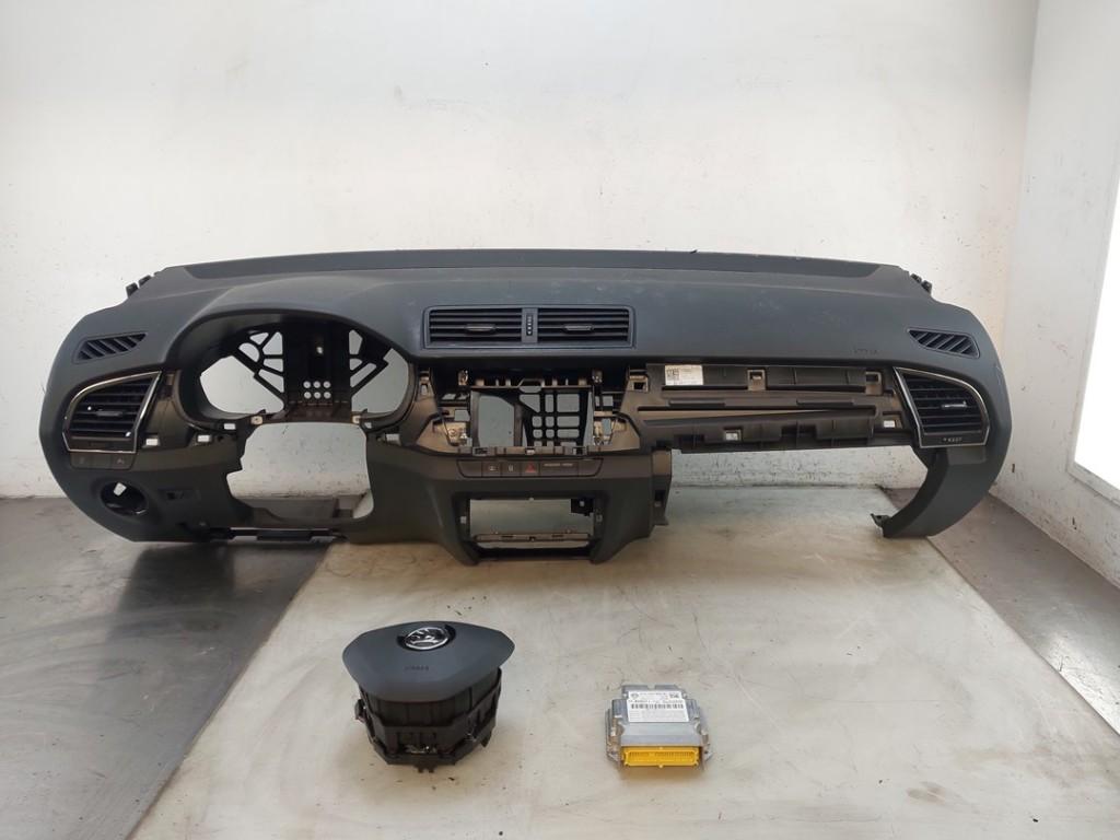 AIRBAG SET + DASHBOARD Skoda Fabia III Combi (NJ5), Dhr. J. Ham, Gebruikt, Administratie@autoham.nl, Skoda