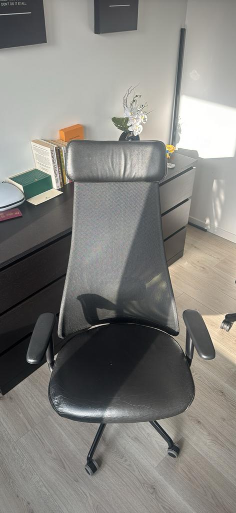 IKEAU bureaustoel “JÄRVFJÄLLET”, Maison & Meubles, Chaises de bureau, Comme neuf, Chaise de bureau, Noir, Ergonomique, Enlèvement