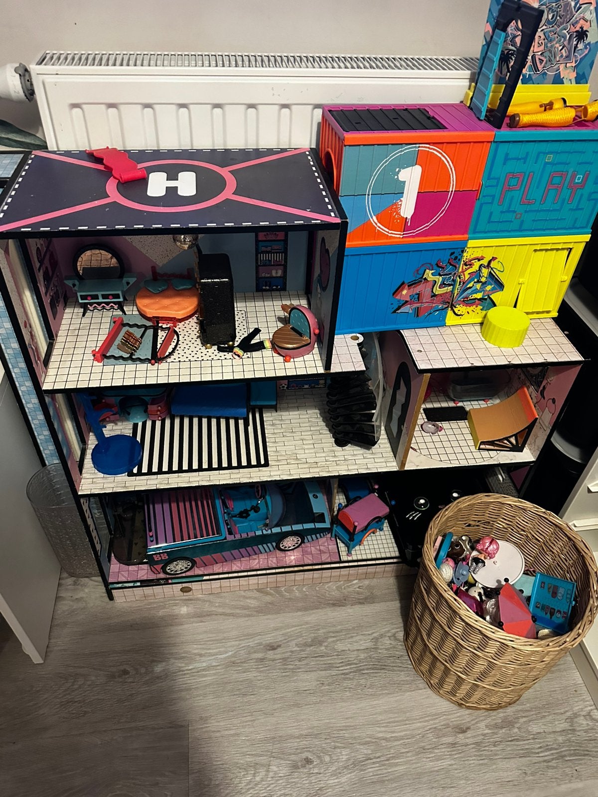 LOL, Kinderen en Baby's, Speelgoed | Poppenhuizen, Ophalen, Gebruikt, Poppenhuis
