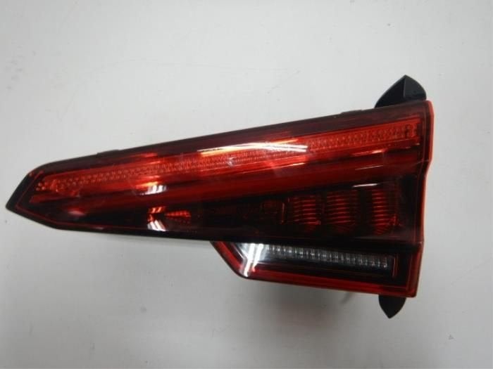 Audi A4 8W Sedan Sedan Achterlicht Dynamische LED rechts-bin, Ophalen of Verzenden, Gebruikt