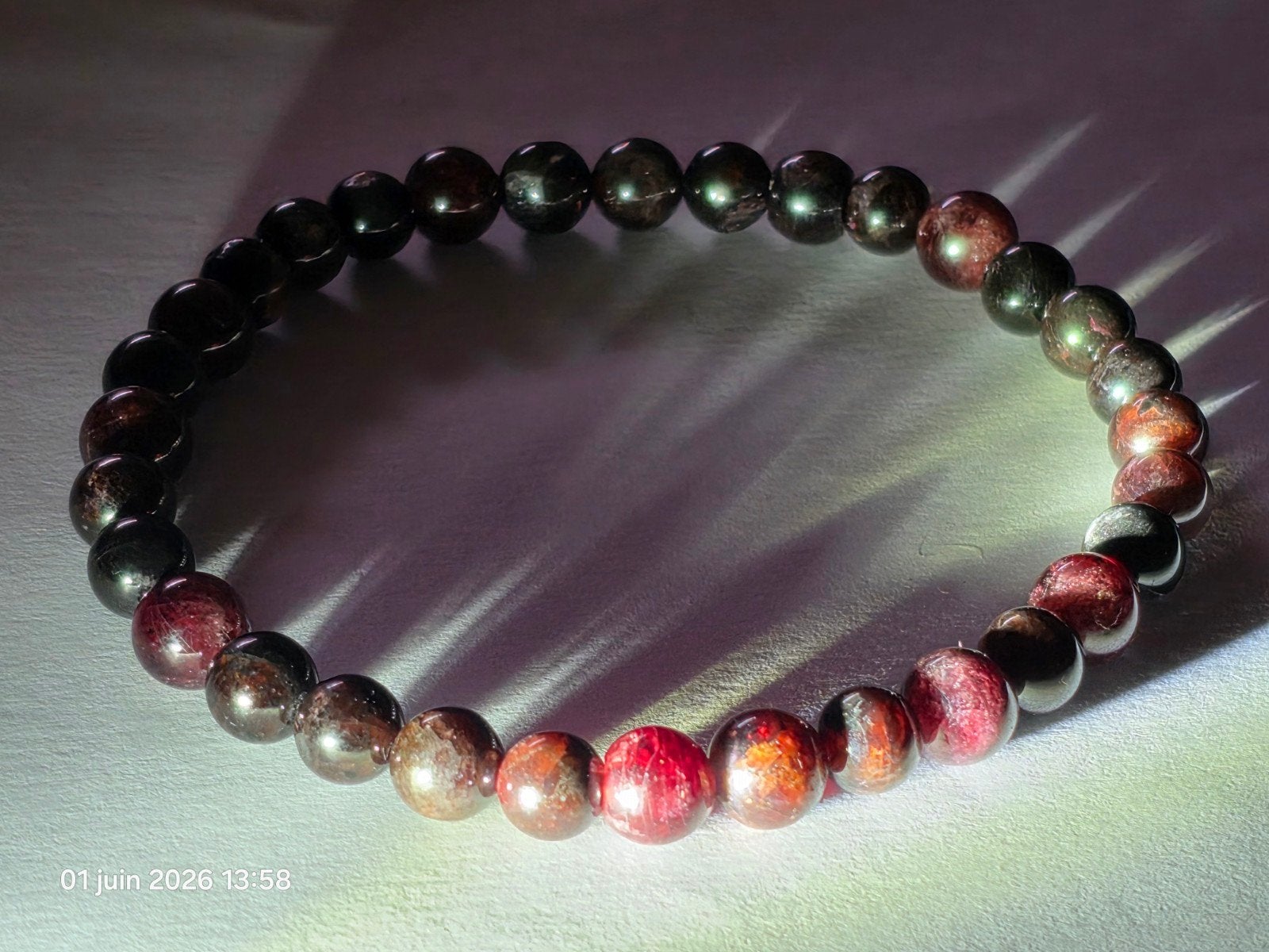 Bracelet élastique avec grenat naturel, Bijoux, Sacs & Beauté, Bracelets, Enlèvement, Avec pierre précieuse, Neuf, Rouge