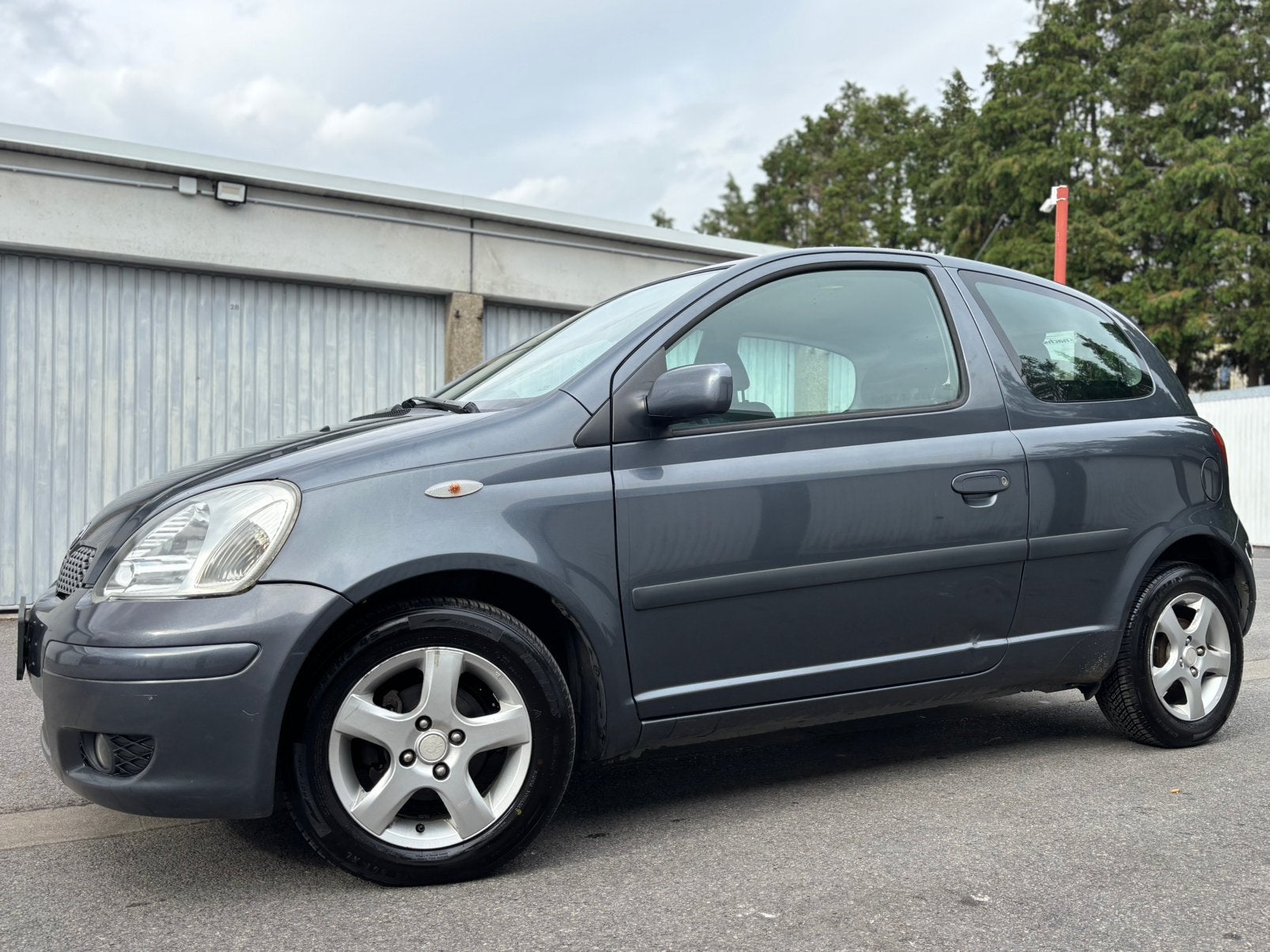 Toyota Yaris VVT-I - 1.3 Essence - 171 000 Km - Homologuée, Autos, Toyota, Boîte manuelle, Noir, Particulier, Tissu