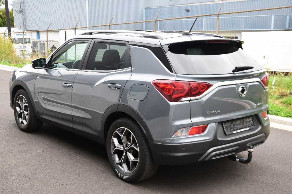 Ssangyong Korando 1.6 E-XDI 4WD Sapphire, Auto's, https://public.car-pass.be/vhr/cc19bf92-1df4-4c41-8c18-b85612cd7e23, Leder, Bedrijf