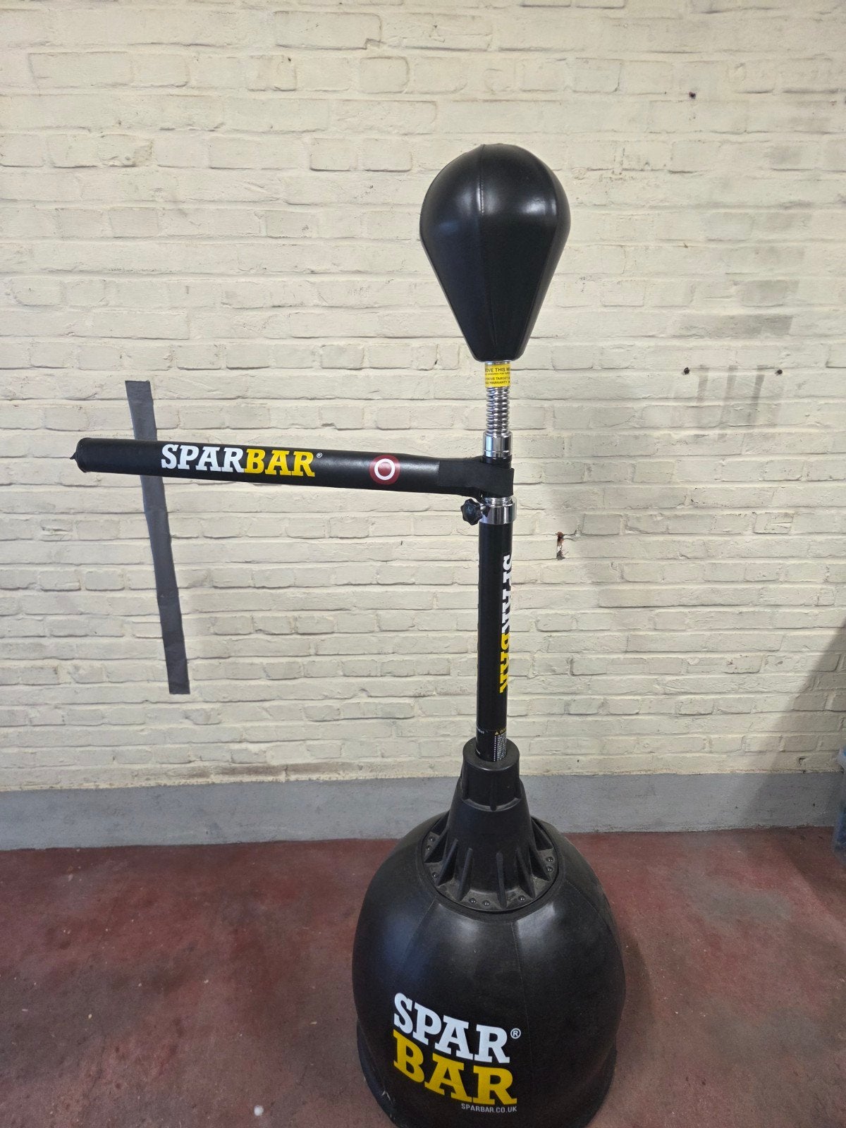 BARRE EN ÉPICÉA, Sports & Fitness, Enlèvement, Neuf, Punching-ball