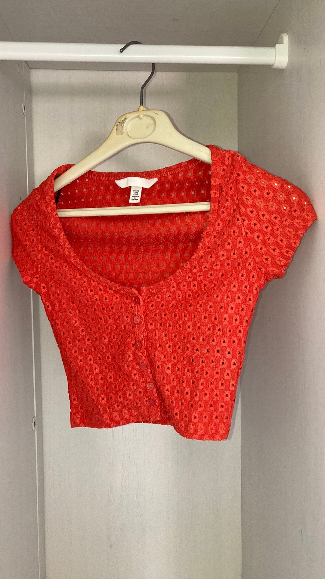 Rode top van H&M, Kleding | Dames, Topjes, Ophalen of Verzenden, Zo goed als nieuw, Korte mouw, Maat 34 (XS) of kleiner