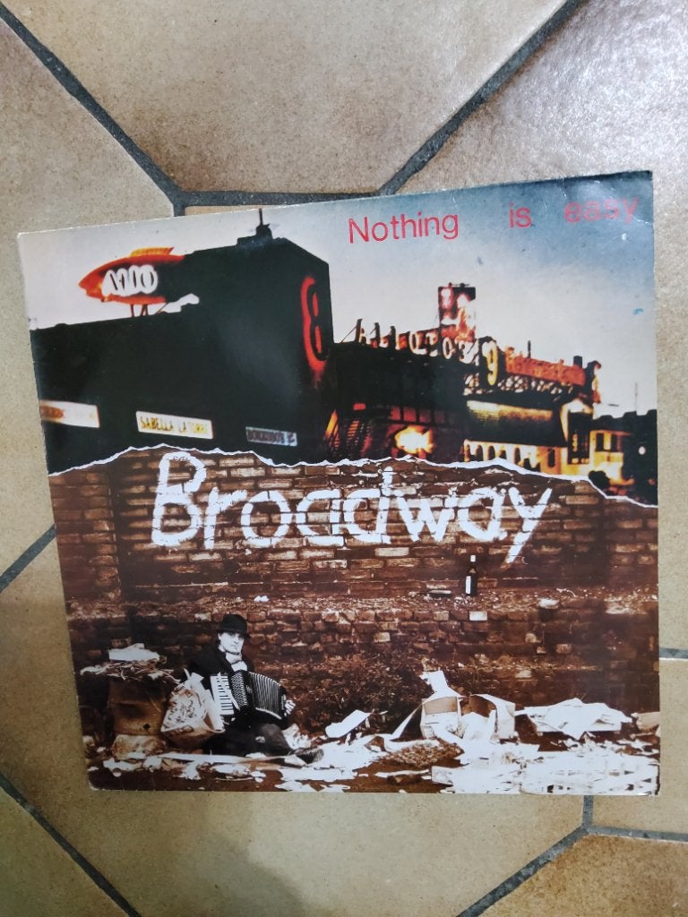LP 33 TOURS BROADWAY  NOTHING IS EASY, Ophalen of Verzenden, LP