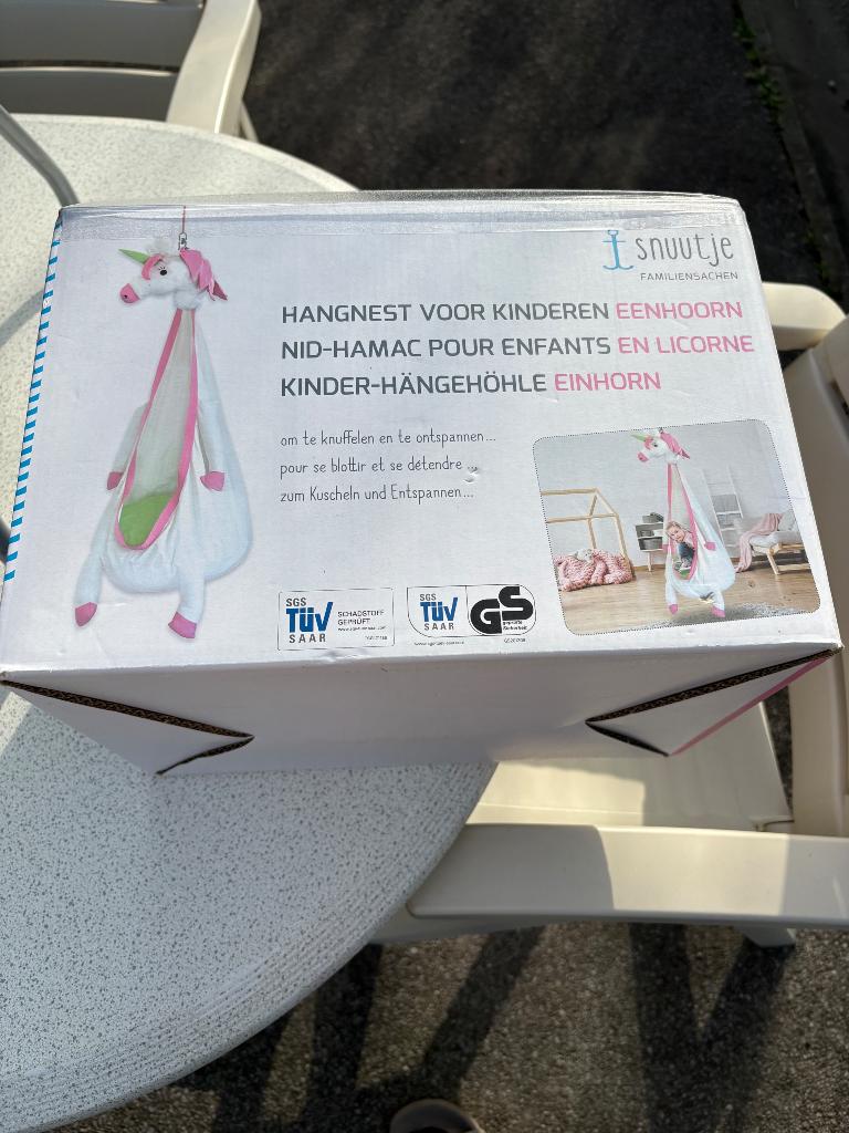 Hangnest voor kinderen, Ophalen, Nieuw