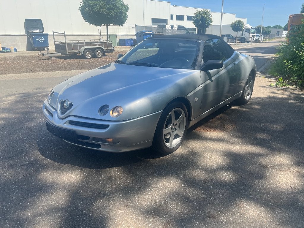 Alfa Romeo Spider 1999 photo 3