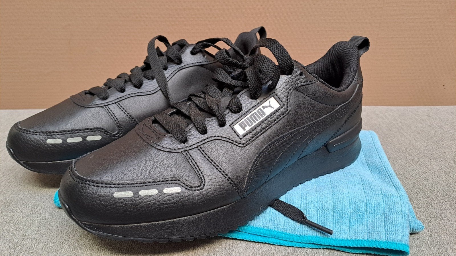 basket garçon Puma noir pointure 42, Enlèvement