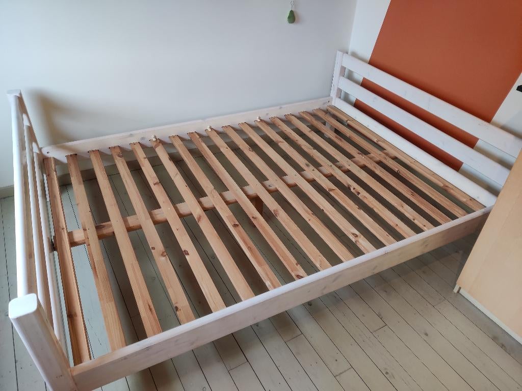 Houten bedframe, Huis en Inrichting, Slaapkamer | Bedden, Ophalen, Gebruikt, Wit, 140 cm