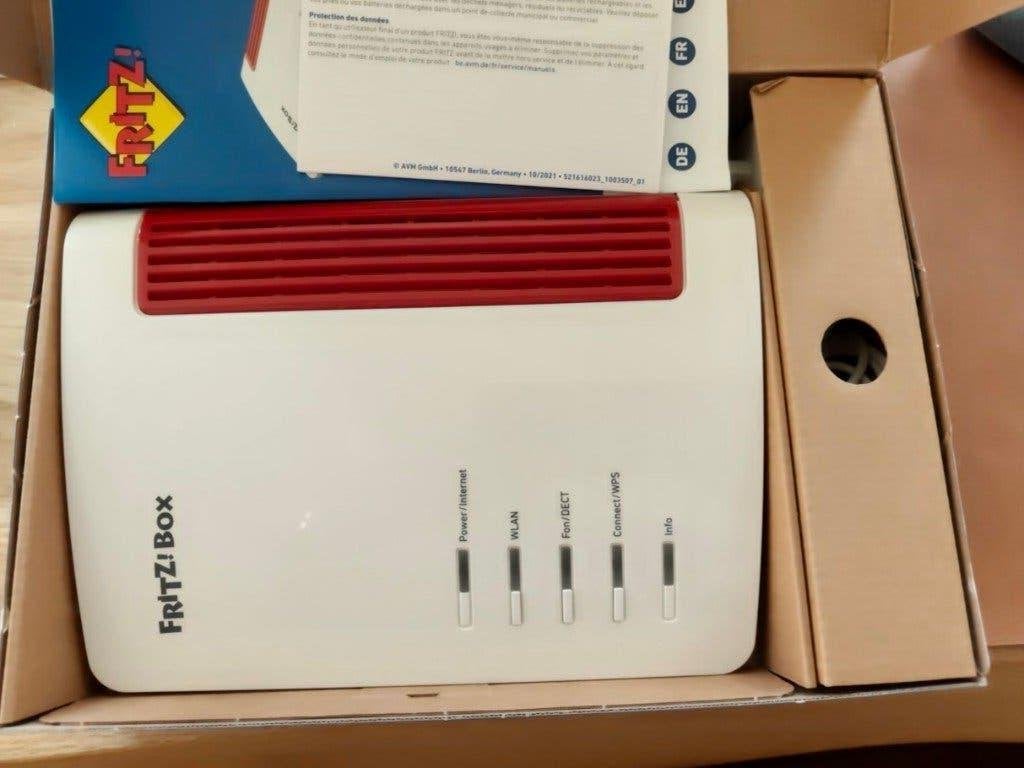 FRITZ!Box 4050 Wi-Fi 6 – boîte d'origine, Envoi, Comme neuf, Routeur, Fritzbox