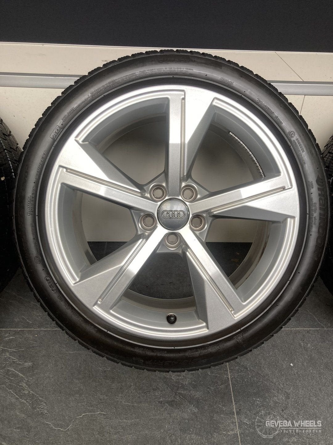 17” originele Audi A1 GB velgen + winterbanden 5x100 82A6010, Auto-onderdelen, -, -, Banden en Velgen, 17 inch