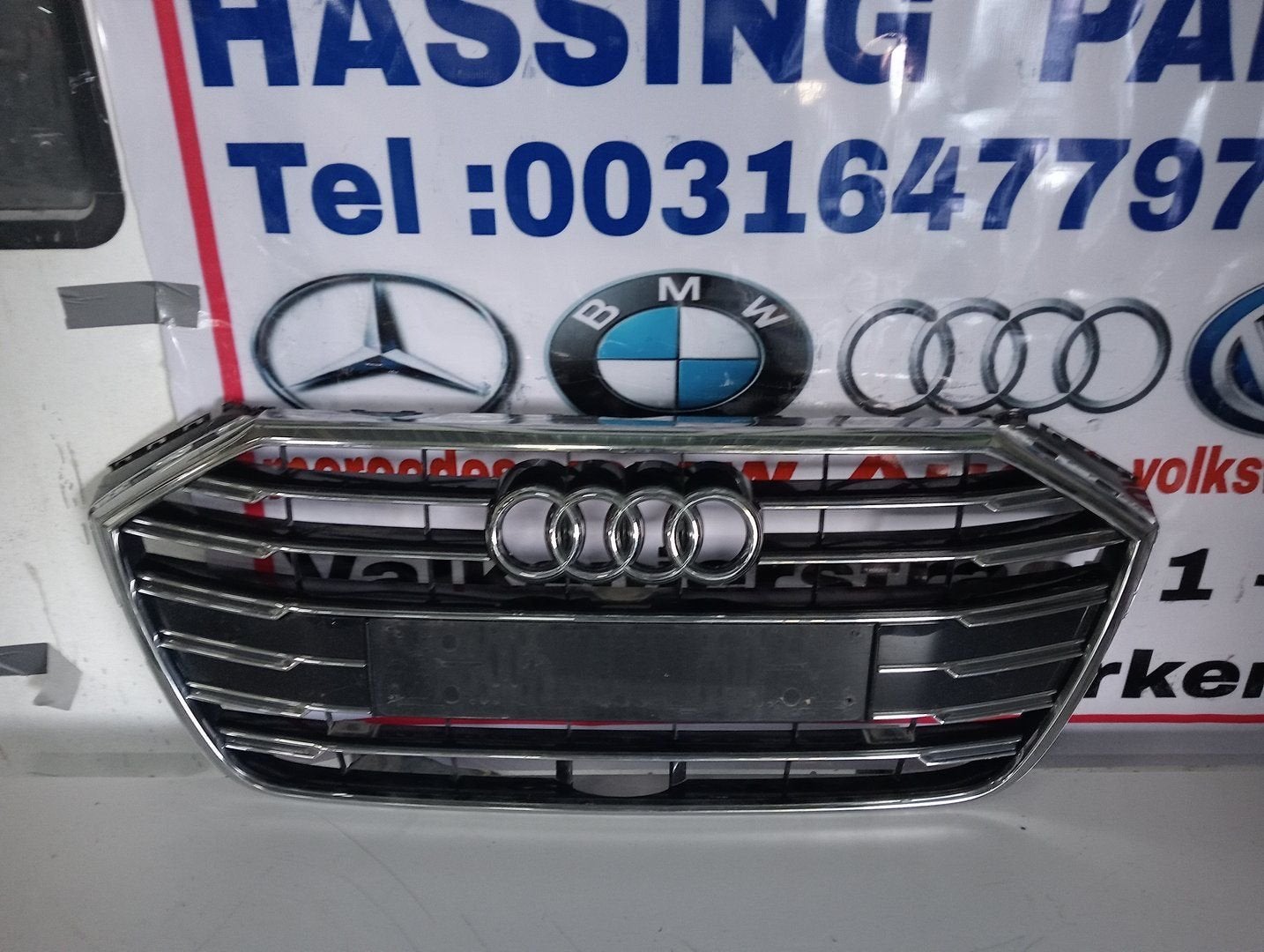 2019 2020 Audi A8 S8 Front Center Grille OEM 4N0853651L, -, Audi, Utilisé, -
