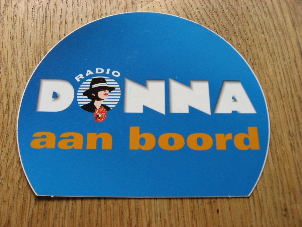 Radio Donna aan boord 12 x 10 cm Sticker, Verzamelen, Ophalen of Verzenden, Nieuw, Overige typen