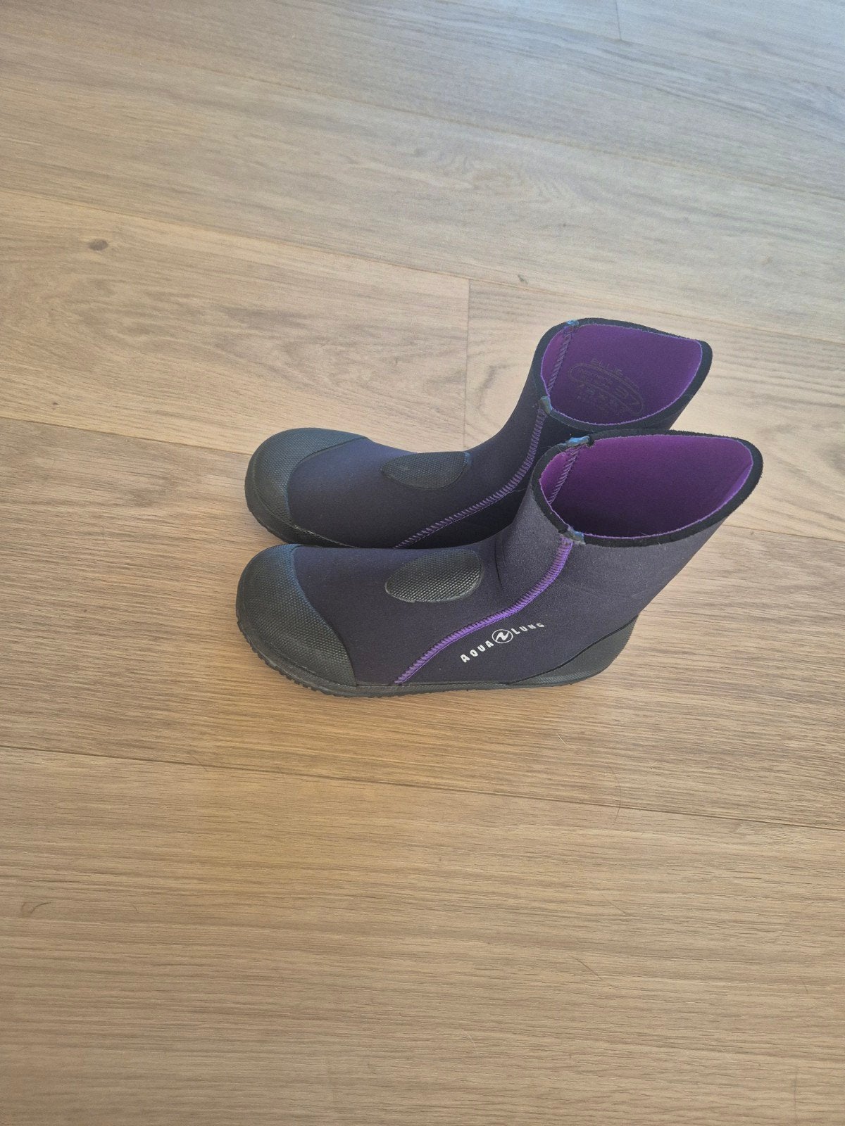 Duivinnen en duikbotjes, Ophalen