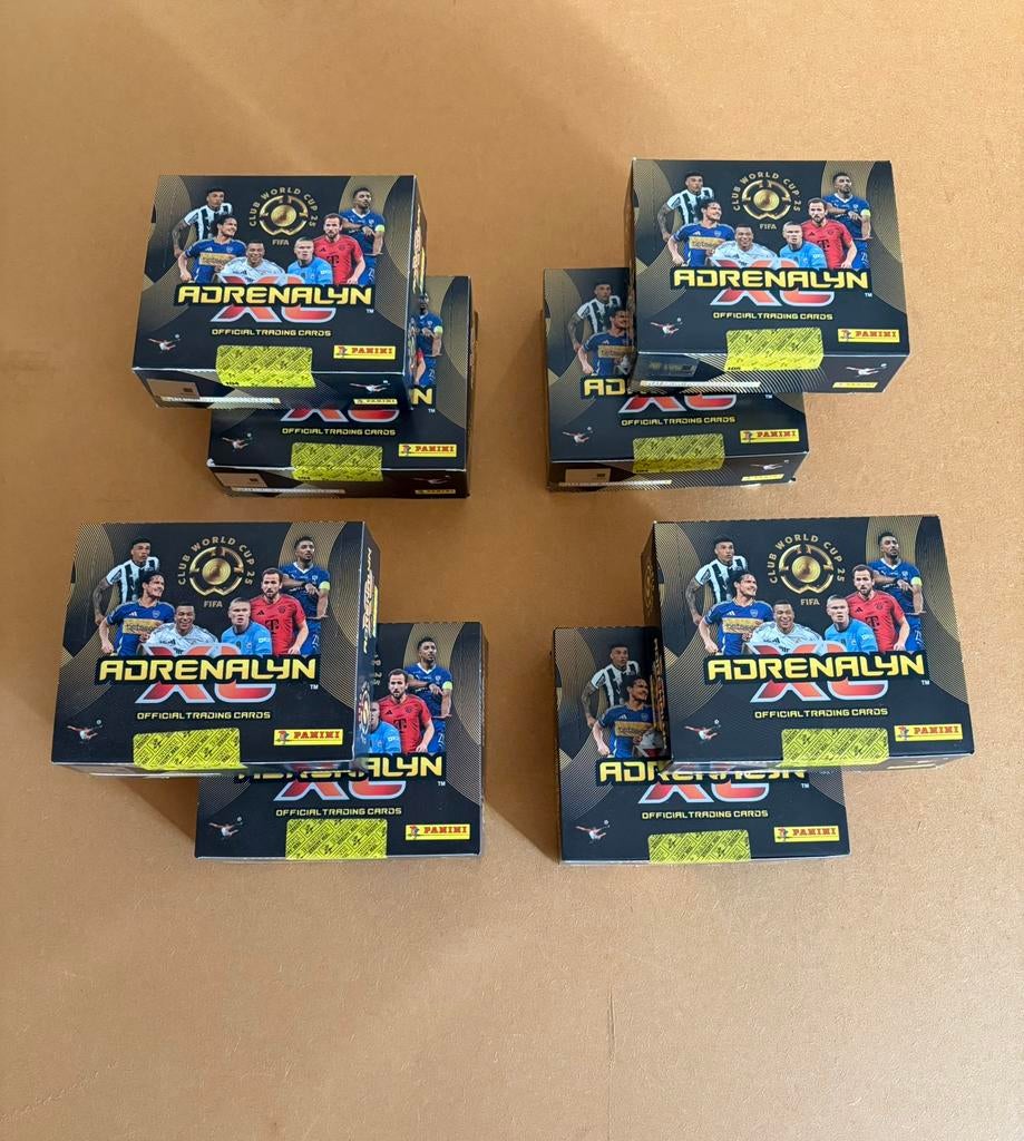 Panini adrenalyn 2025, Ophalen of Verzenden, Nieuw, Boosterbox