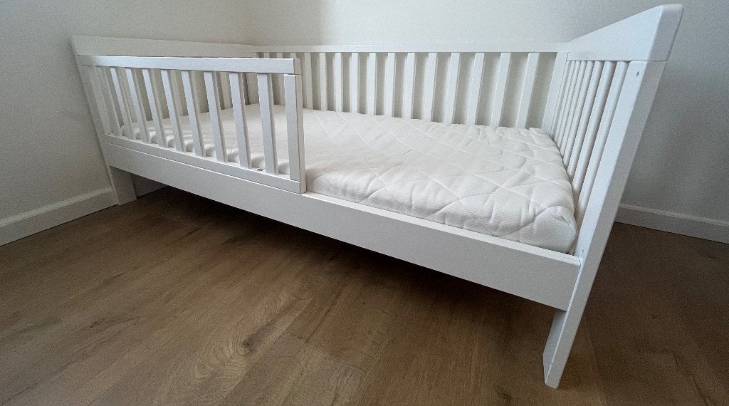 Peuterbed Petite Amelie 140x70 + Matras, Gebruikt, 70 tot 85 cm, 140 tot 160 cm, Ophalen