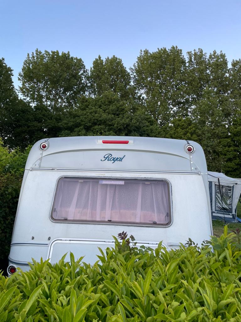 Caravan lmc.  575 royal 2003. Staanplaats. Verbouw  wagen, Particulier