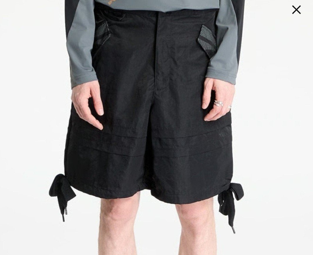 Short homme été, Enlèvement