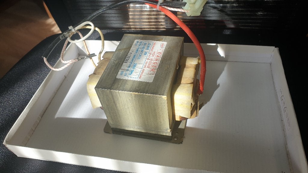 jw1406: transformator van een microgolfoven., Ophalen of Verzenden, Zo goed als nieuw