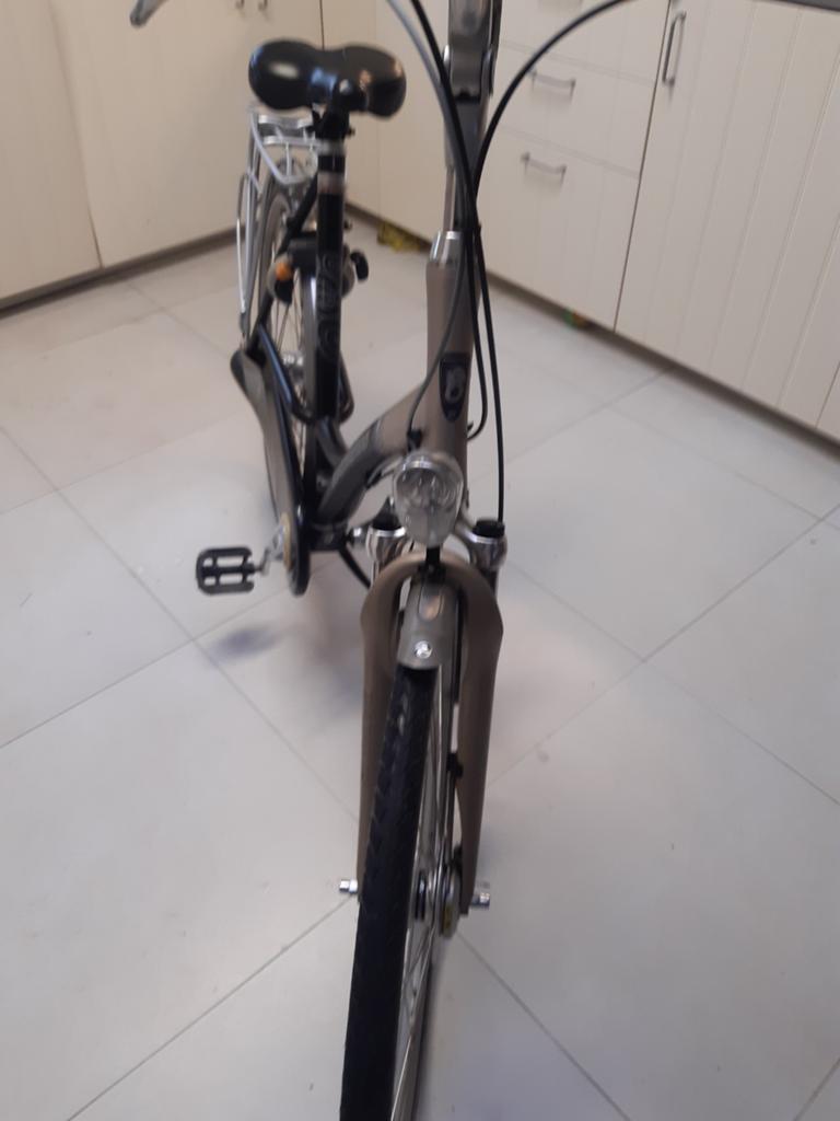 BATAVUS damesfiets..perfekte staat 28inch, Ophalen, Versnellingen, Batavus, Zo goed als nieuw