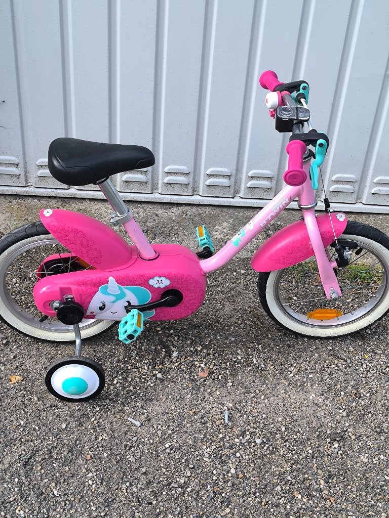Velo enfant(2-4 ans), en très bon état presque neuf., Vélos & Vélomoteurs, Vélos | Vélos pour enfant, Frein sur jante, Stabilisateurs