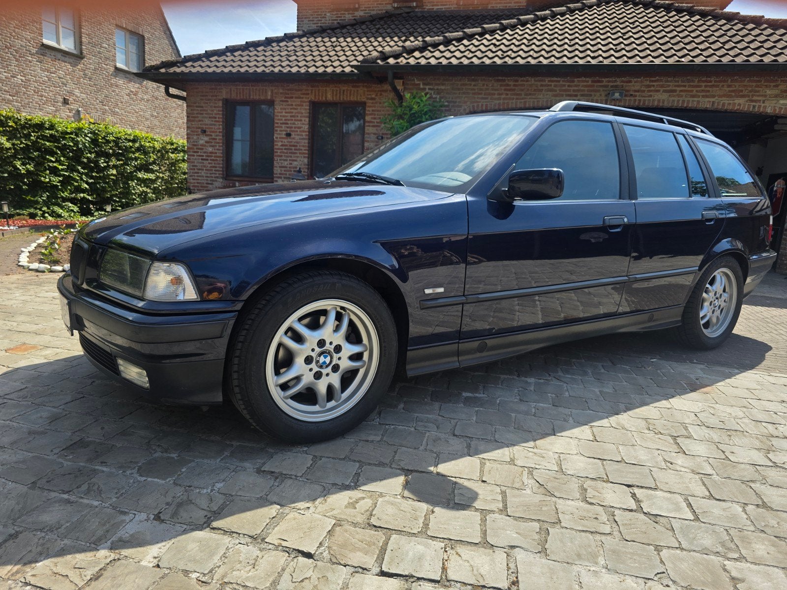 Bmw e36 320i bj 2000, Auto's, 1995 cc, Zwart, Blauw, Leder
