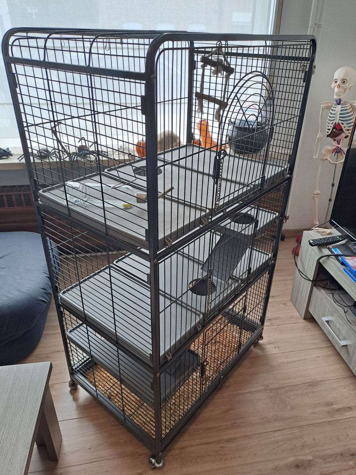 Mooie kooi op wieltjes, Dieren en Toebehoren, Ophalen, Kooi, 110 cm of meer, Zo goed als nieuw