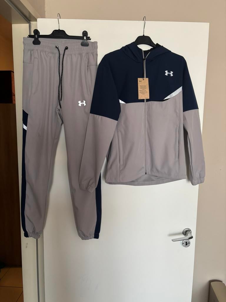 Under armour trainingspak helemaal nieuw te koop, Kleding | Heren, Sportkleding, Ophalen, Zo goed als nieuw