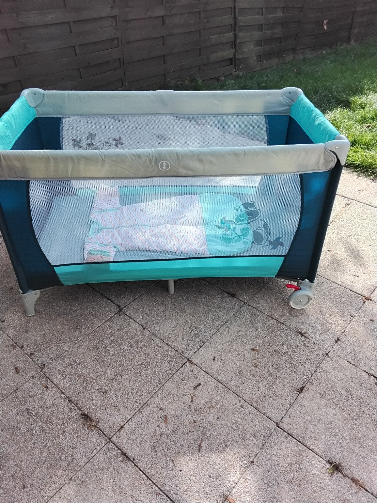 ensemble lit pliant et ses accessoires, Enlèvement, Matelas