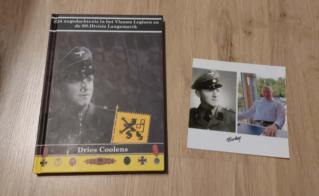Boek Vlaamse Oostfronter Dries Coolens + Gesigneerde foto (2, Ophalen of Verzenden, Landmacht, Boek of Tijdschrift