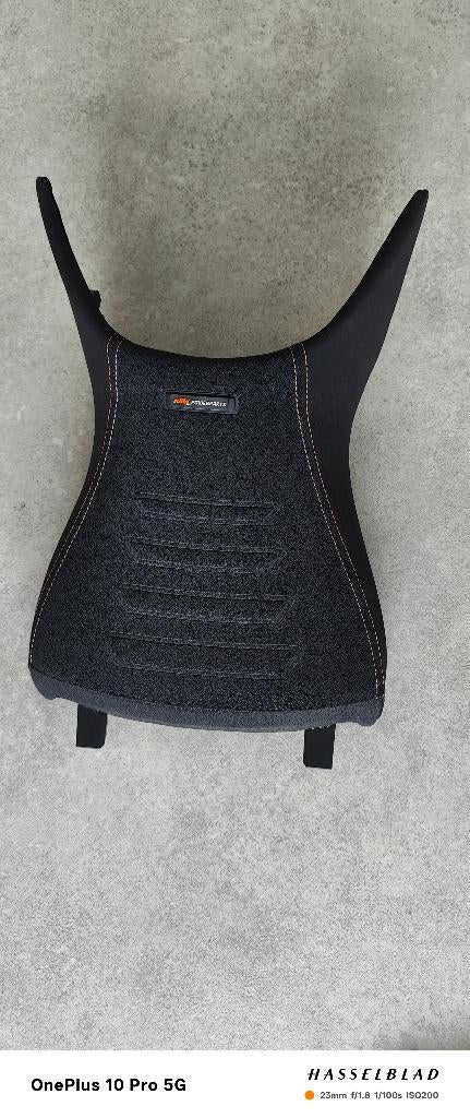 Selles chauffantes KTM 1290 super adventure 2022 noires, Motoren, Motoren | KTM, Particulier, Occasion, Zadelverwarming
