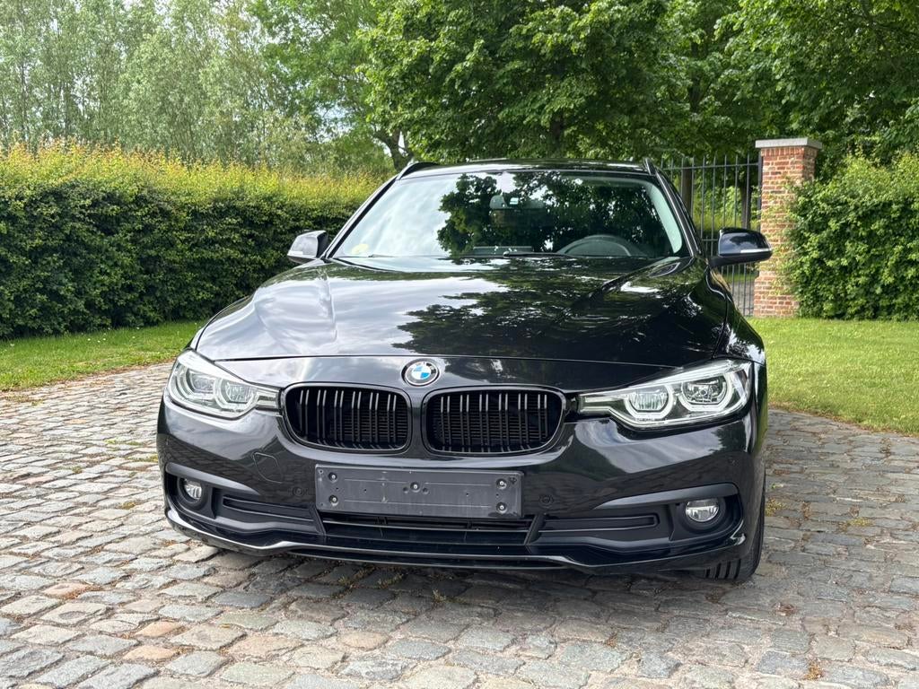 BMW318 d tour. autom., Achterwielaandrijving, 1995 cc, 4 cilinders, Zwart