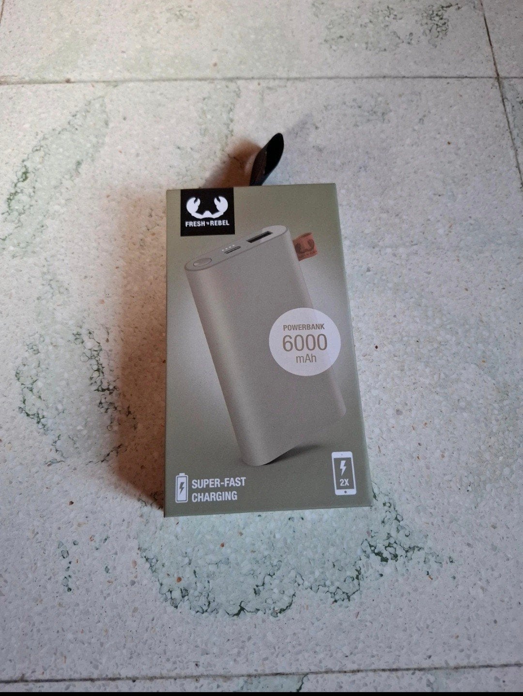 Batterie externe Fresh & Rebel 6000 mAh, TV, Hi-fi & Vidéo, Batteries, Enlèvement, Neuf, Rechargeable