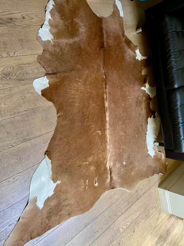 Tapijt koehuid, Huis en Inrichting, Ophalen, 150 tot 200 cm, 200 cm of meer, Zo goed als nieuw