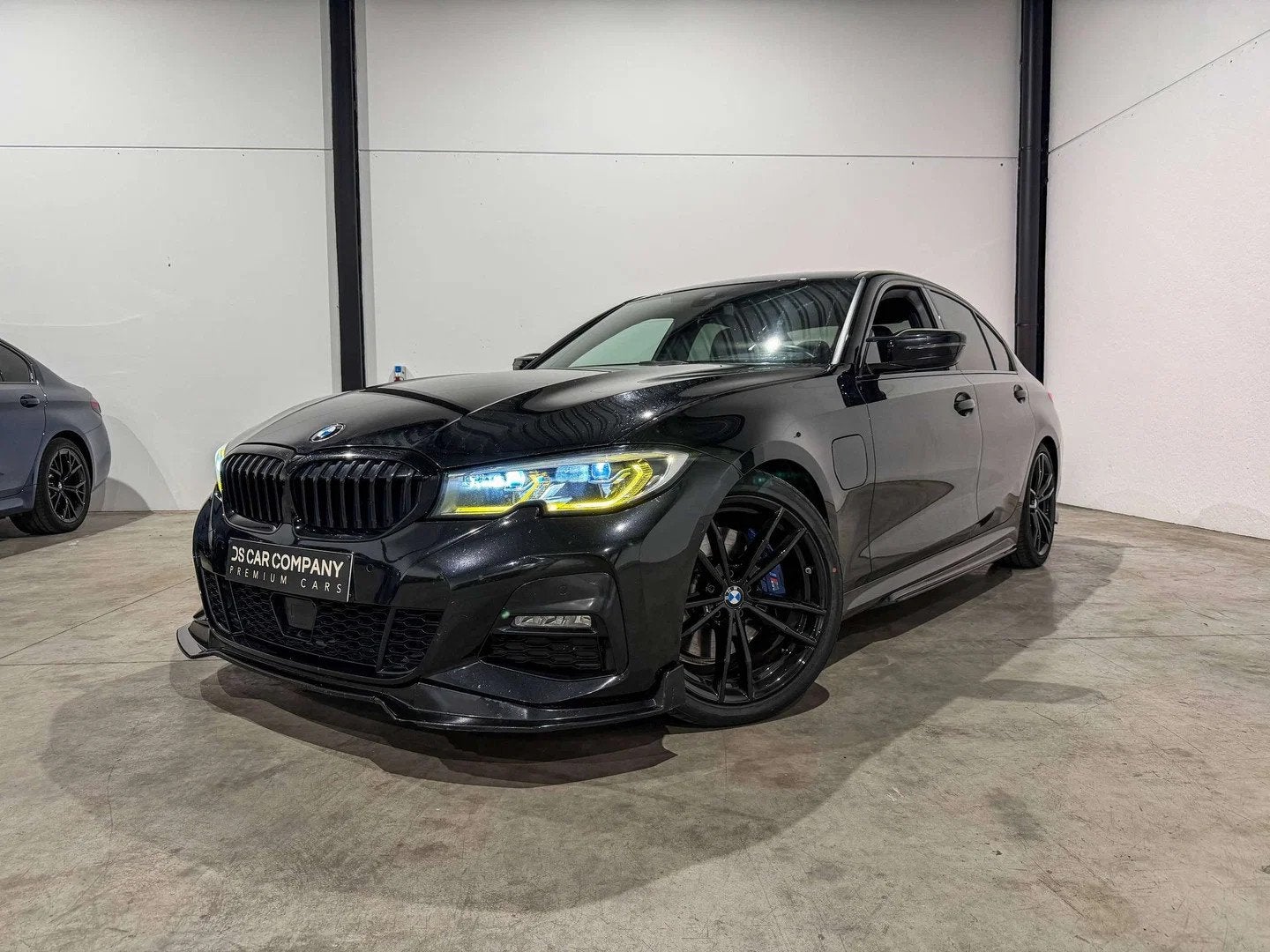 BMW 3 Serie 330 330e PHEV | M Sport | HiFi | HUD (bj 2019), Automaat, Gebruikt, 4 cilinders, Zwart