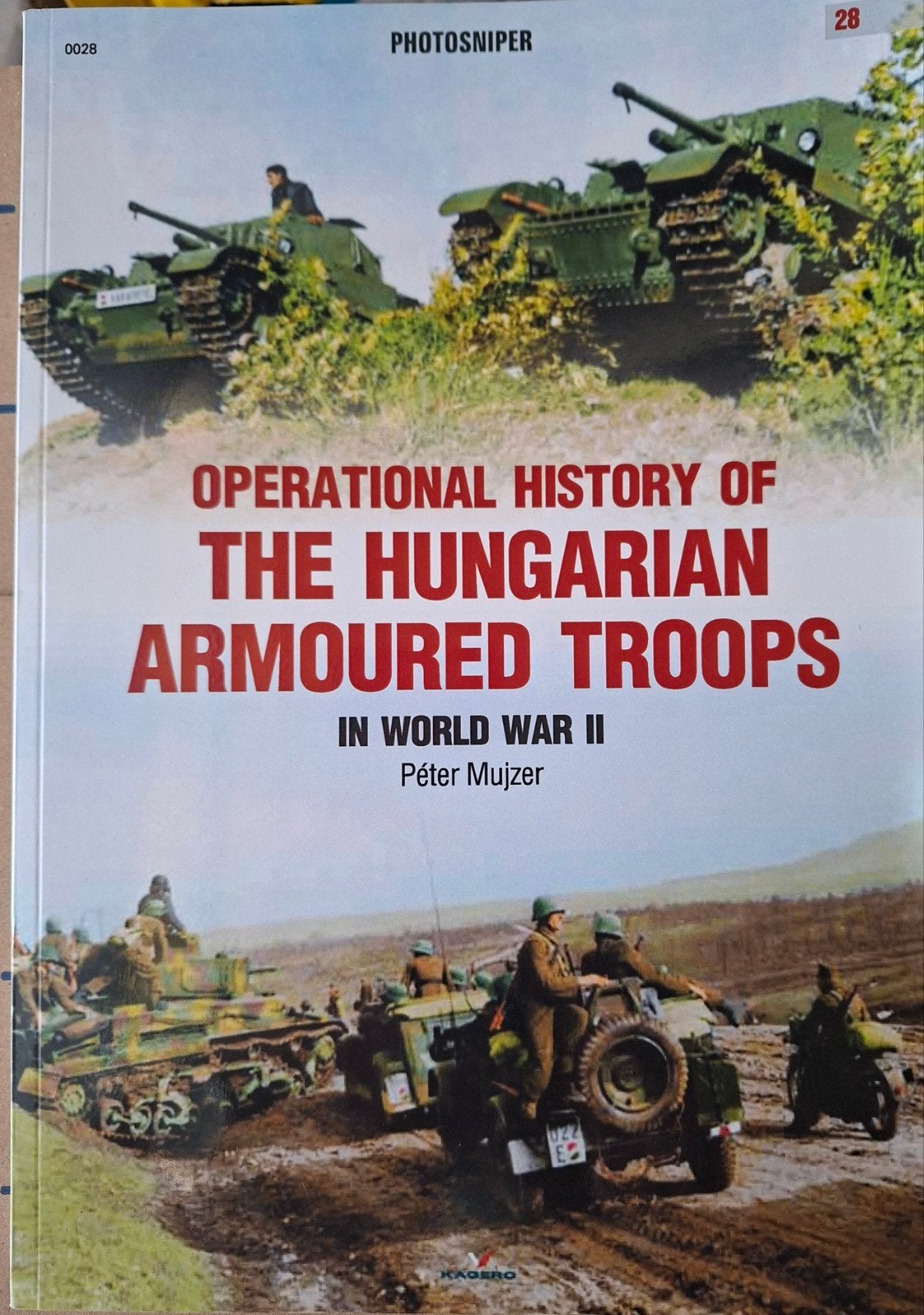 Livre 2 volumes Forces armées hongroises anglais allemand, Enlèvement ou Envoi