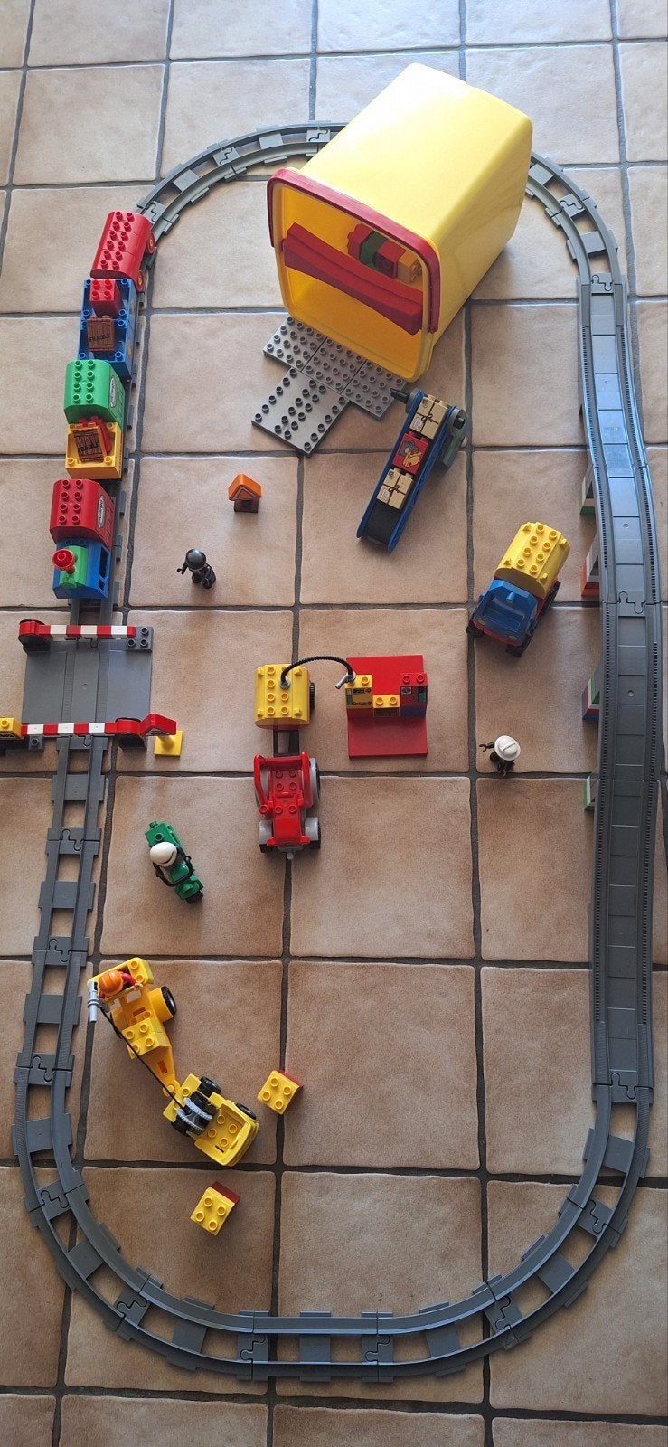 DUPLO TREIN met sporen, bruggen,overweg, borden, allerlei, Enlèvement, Duplo