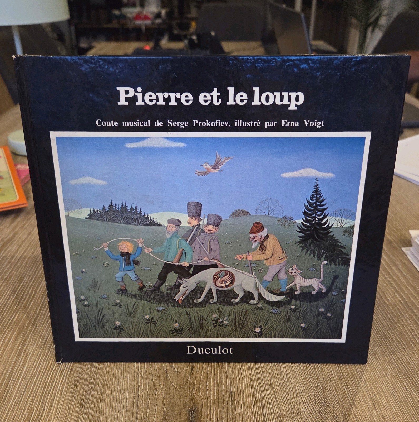 Pierre et le loup, Boeken, Ophalen of Verzenden, Zo goed als nieuw, Duculot, Prentenboek