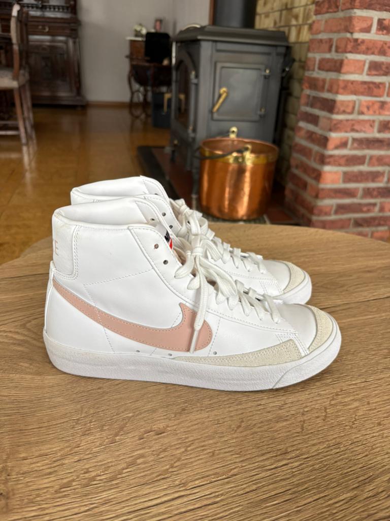 Nike blazer Mid 77 maat 40,5, Ophalen, Zo goed als nieuw, Roze, Dansschoenen