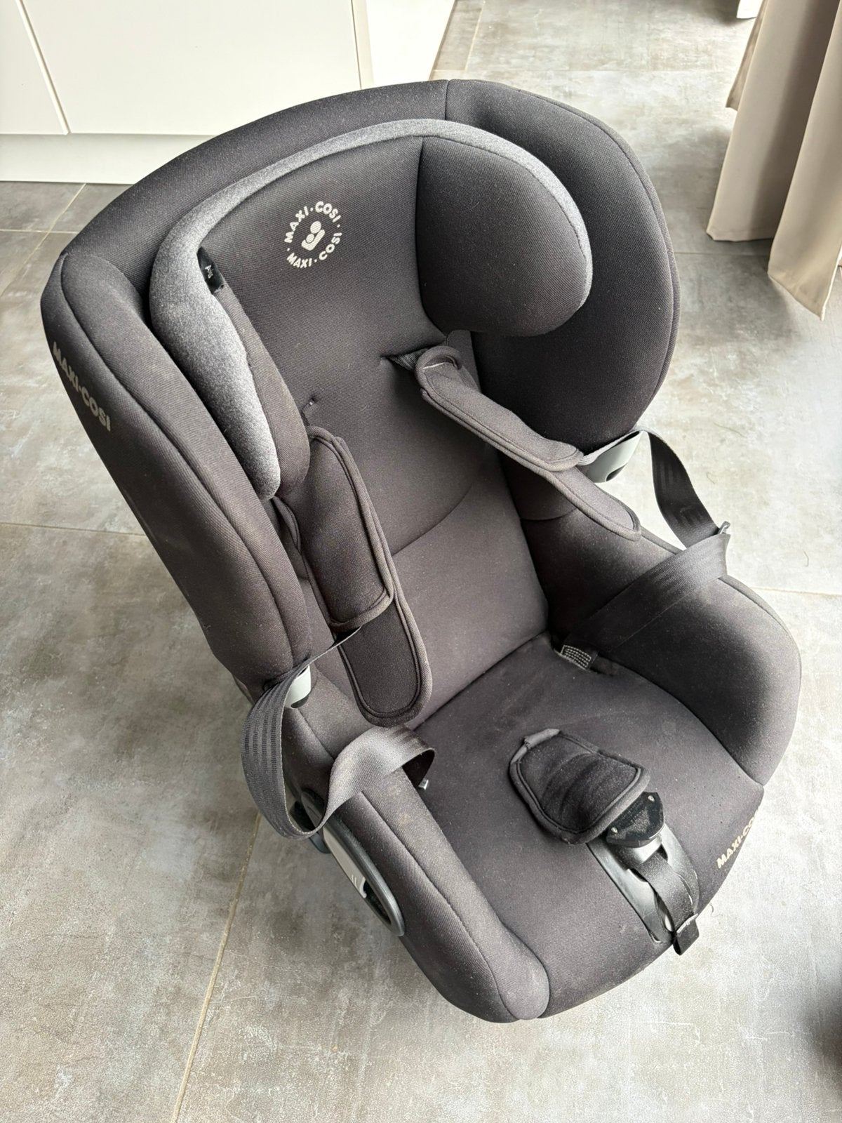 Maxi Cosi Axiss draaibare kinderstoel auto, Ophalen, Zo goed als nieuw, Maxi-Cosi, Autogordel