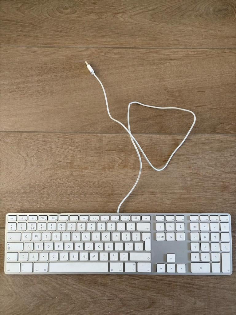 Clavier Apple QUERTY, Informatique & Logiciels, Enlèvement ou Envoi, Qwerty, Comme neuf, Filaire