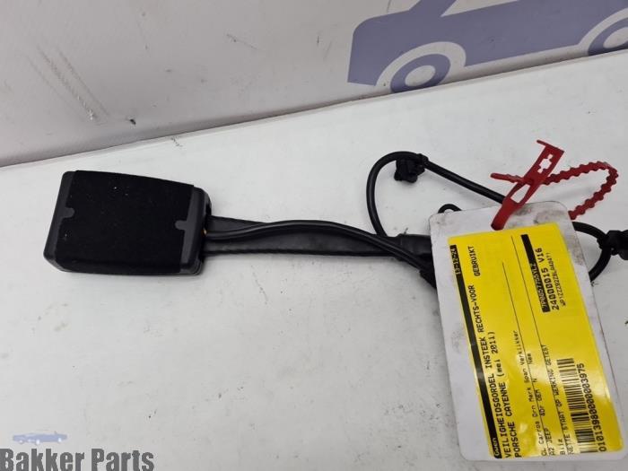 Insertion ceinture de sécurité avant droite d'un Porsche C, -, -, Porsche, 3 mois de garantie