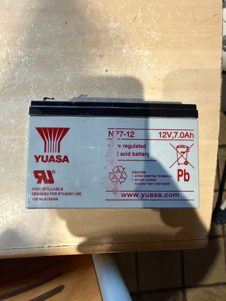 Une Batterie 12v, Enlèvement ou Envoi, Comme neuf