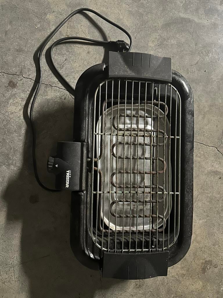 Elektrische barbecue — werkt — moet schoongemaakt worden, Ophalen, Gebruikt