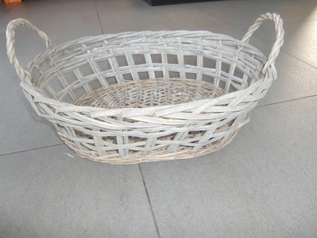 RIETEN MAND WIT, Huis en Inrichting, Ophalen, Mand, Nieuw, Riet