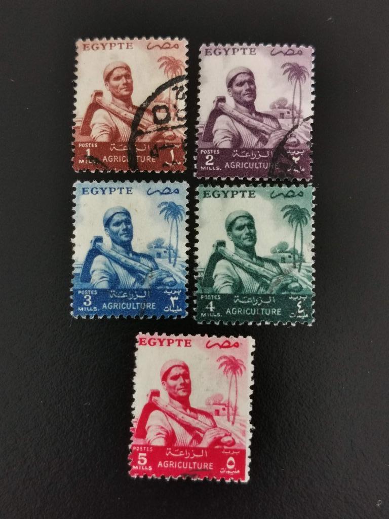 Egypte 1954 - reeks landbouwer met palmboom, Ophalen of Verzenden, Egypte, Gestempeld