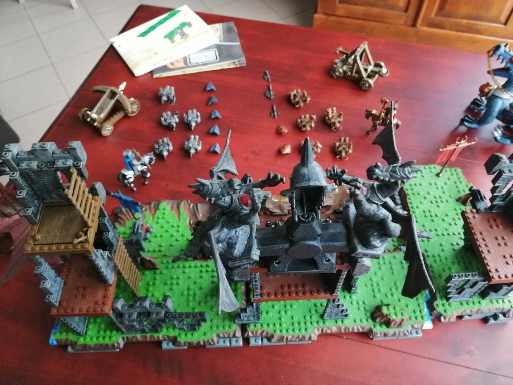 Draken kasteel met 2grote draken, Ophalen, Nieuw, Jongen of Meisje